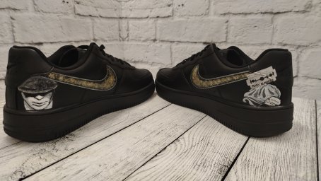 Ручная роспись Nike Air. Острые козырьки 1